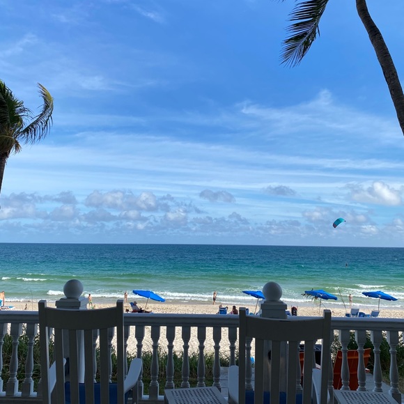 Meet your Posher, Bri - Picture 1 of 1